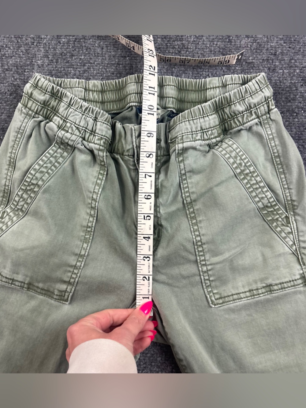 American Eagle women’s Green Next Level Stretch Joggers Size: 4 Short - Picture 3 of 7